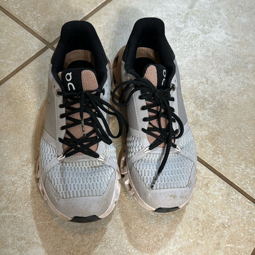 ON CloudFlyer shoes